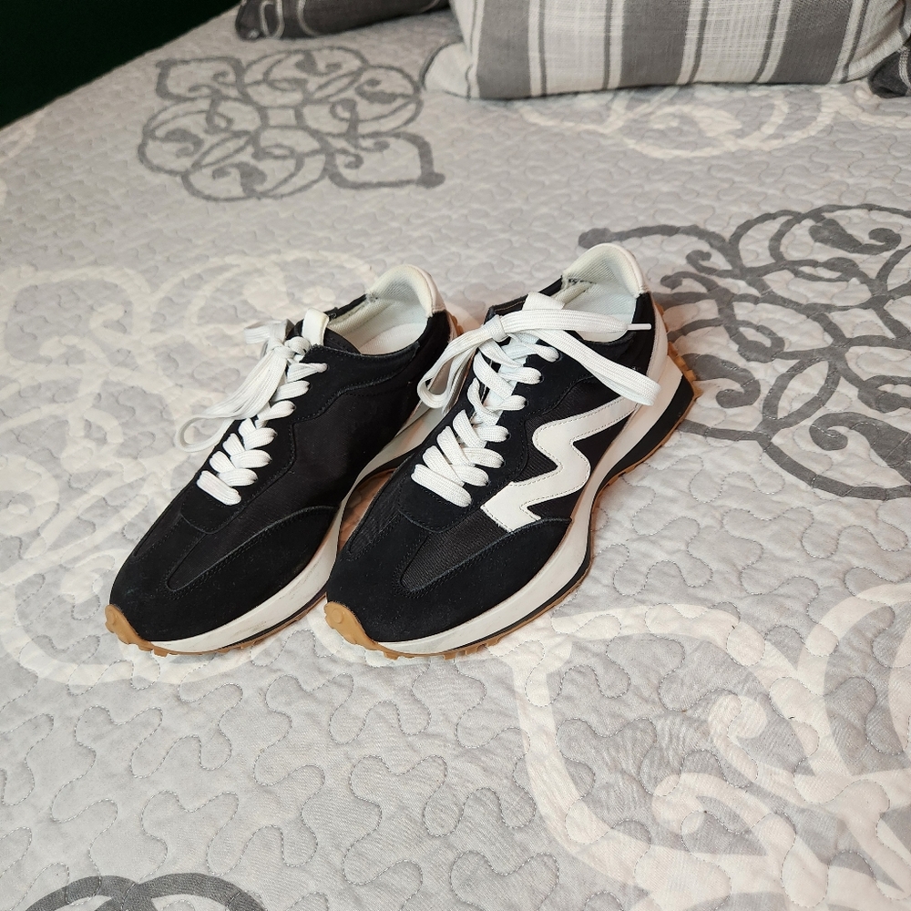 Steve Madden tennis shoes